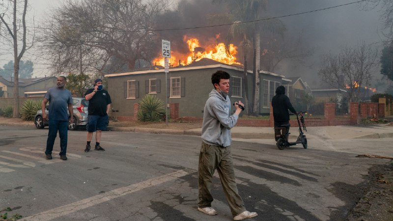 Watch Duty, a Wildfire-Tracking App, Provides a Lifeline in Los Angeles