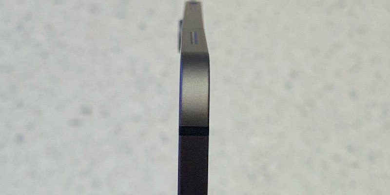 Apple confirms some iPad Pros ship slightly bent, but says it’s normal