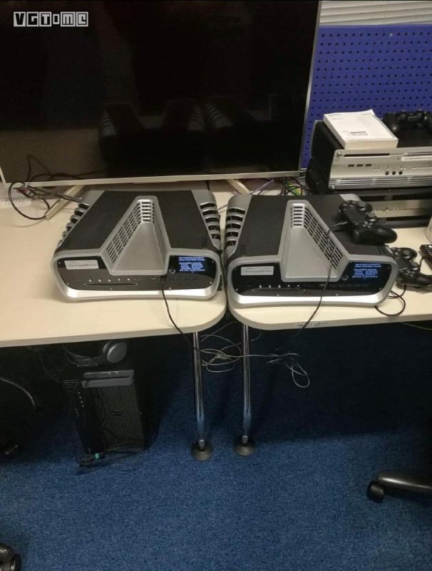PS5开发机真机照片泄露 深V造型是为了优化散热