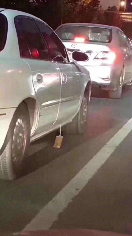 手机：你们有在乎过我的死活吗？？？     