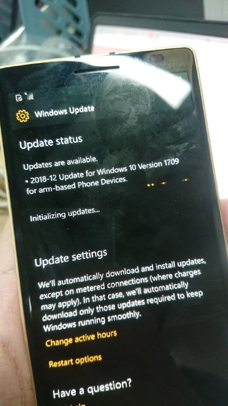 Windows 10 Mobile 的 security patch 准时推送了，Sony Mobile HK 的 Android P 还在咕